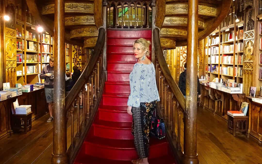 Livraria Lello in Porto: one of the most beautiful bookstores in the world!